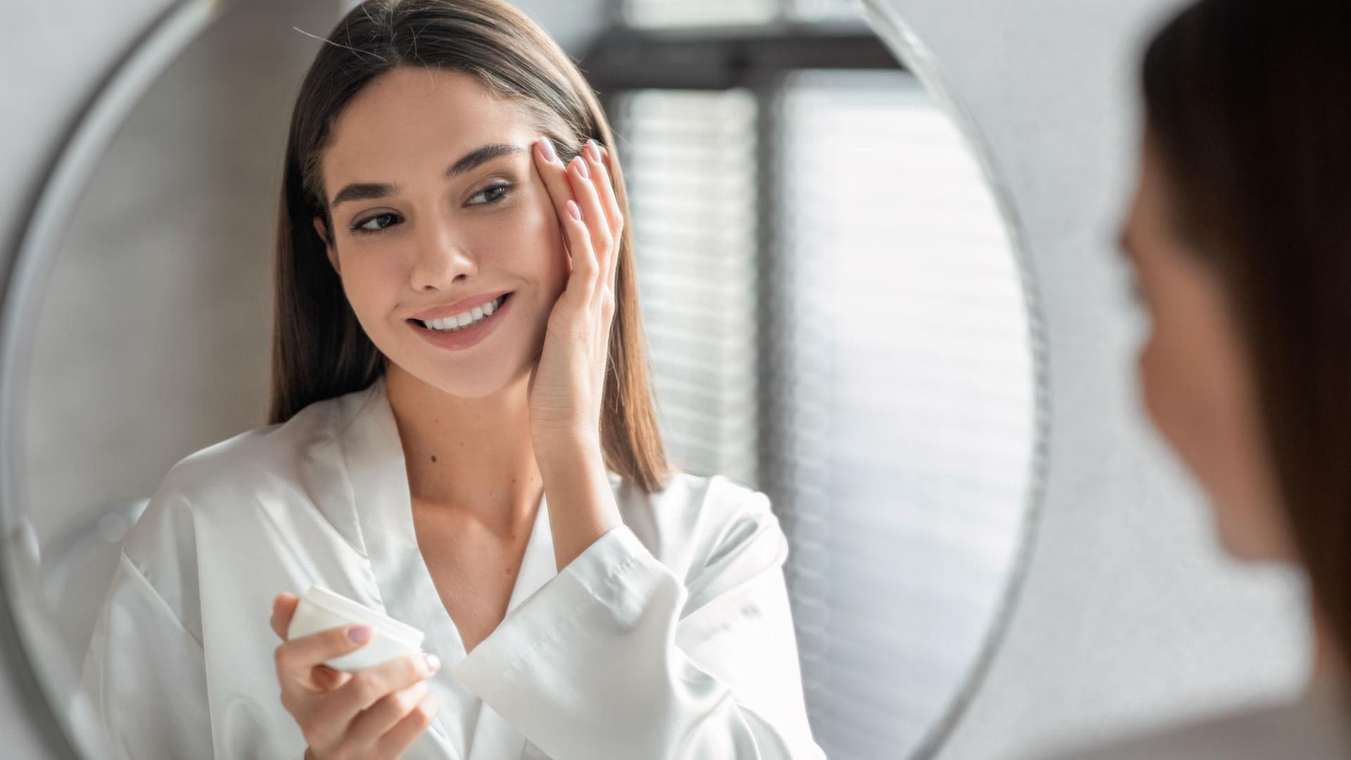 How to Layer Skincare: Correct Order for Glowing Skin