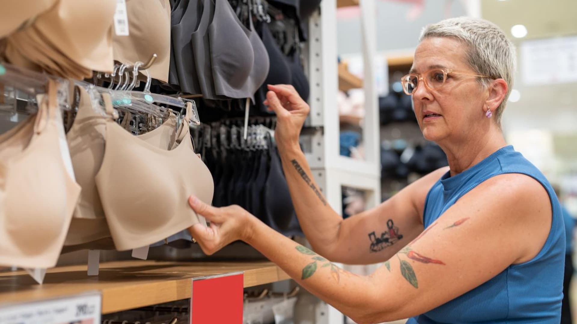 how to choose the right bra in store bra shopping and professional fitting guide